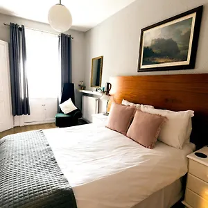 Townhouse 3* Edinburgh